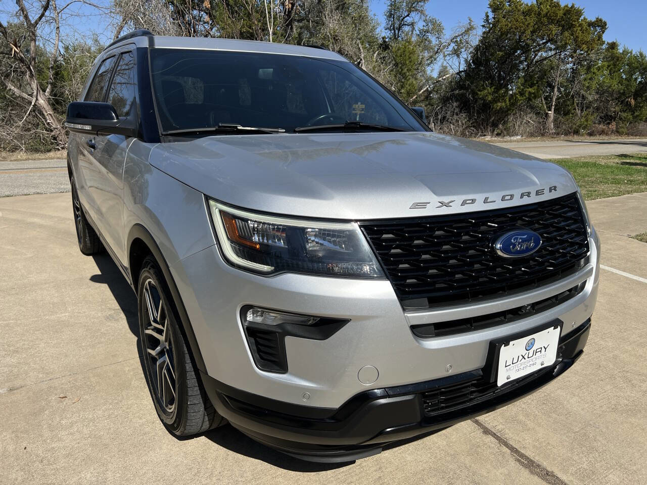 Used 2018 Ford Explorer Sport w/ Equipment Group 401A image 2