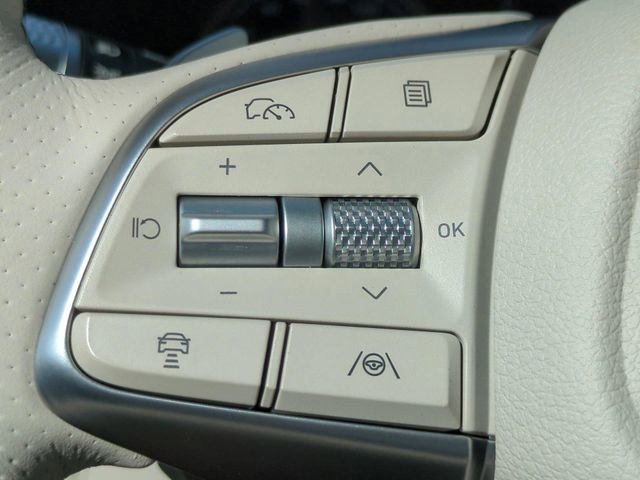 Used 2026 Genesis G70 2.5T Prestige image 25