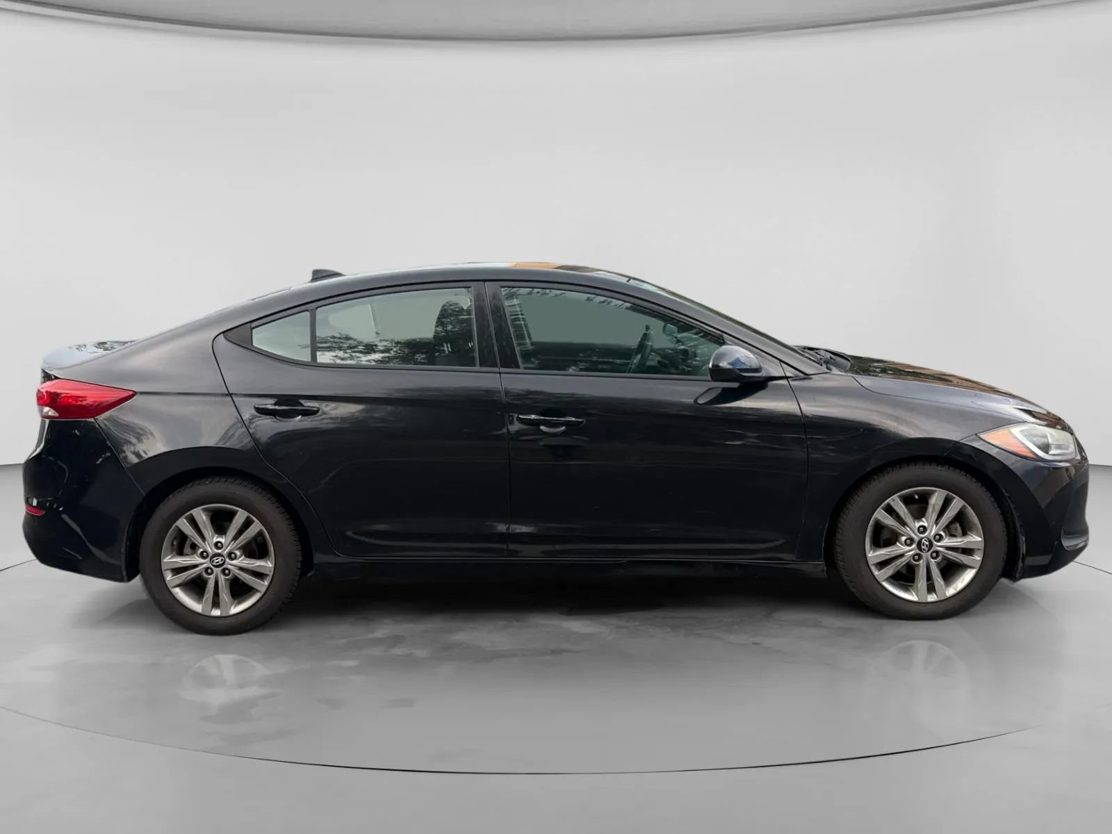 Used 2018 Hyundai Elantra SEL FWD image 6