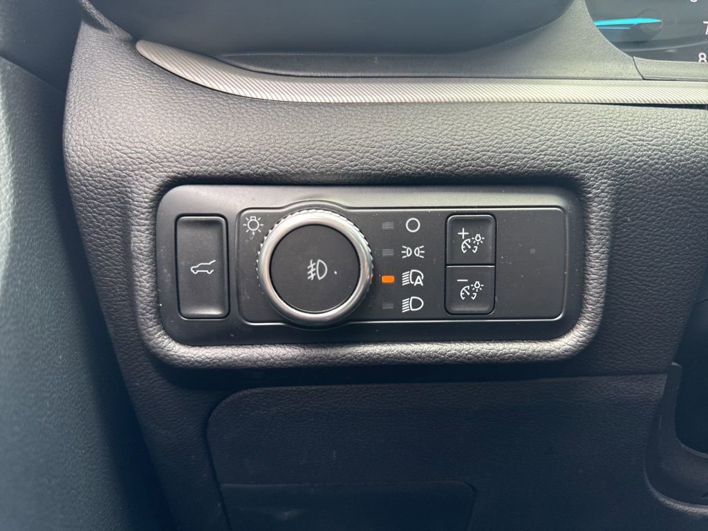 Used 2022 Ford Explorer XLT w/ Equipment Group 202A image 17