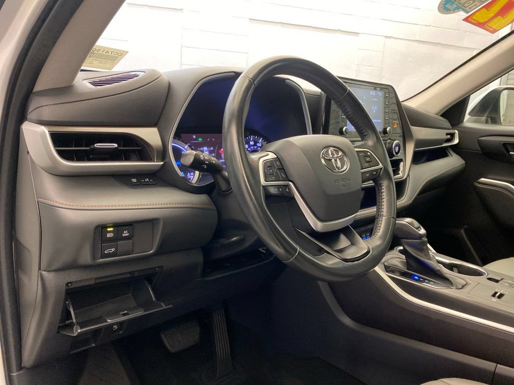 Used 2022 Toyota Highlander Bronze Edition AWD/4WD image 19
