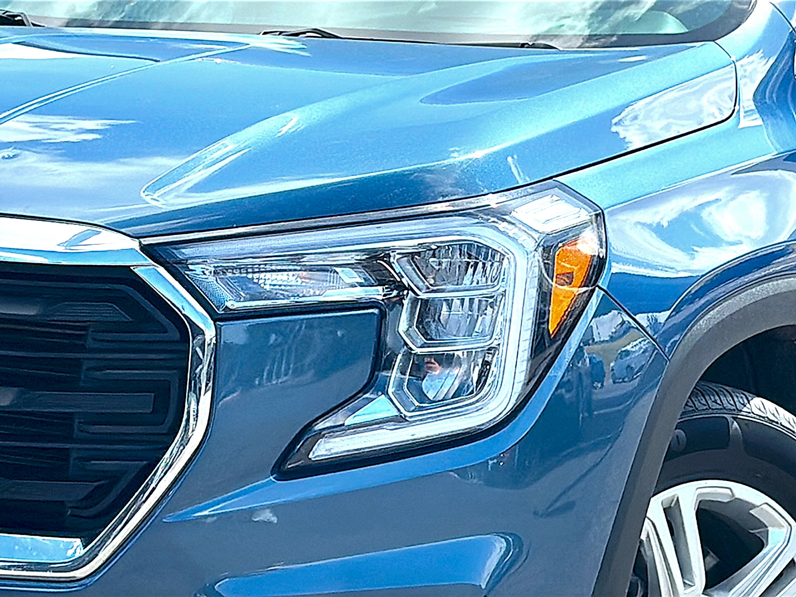 Used 2024 GMC Terrain SLE FWD image 4