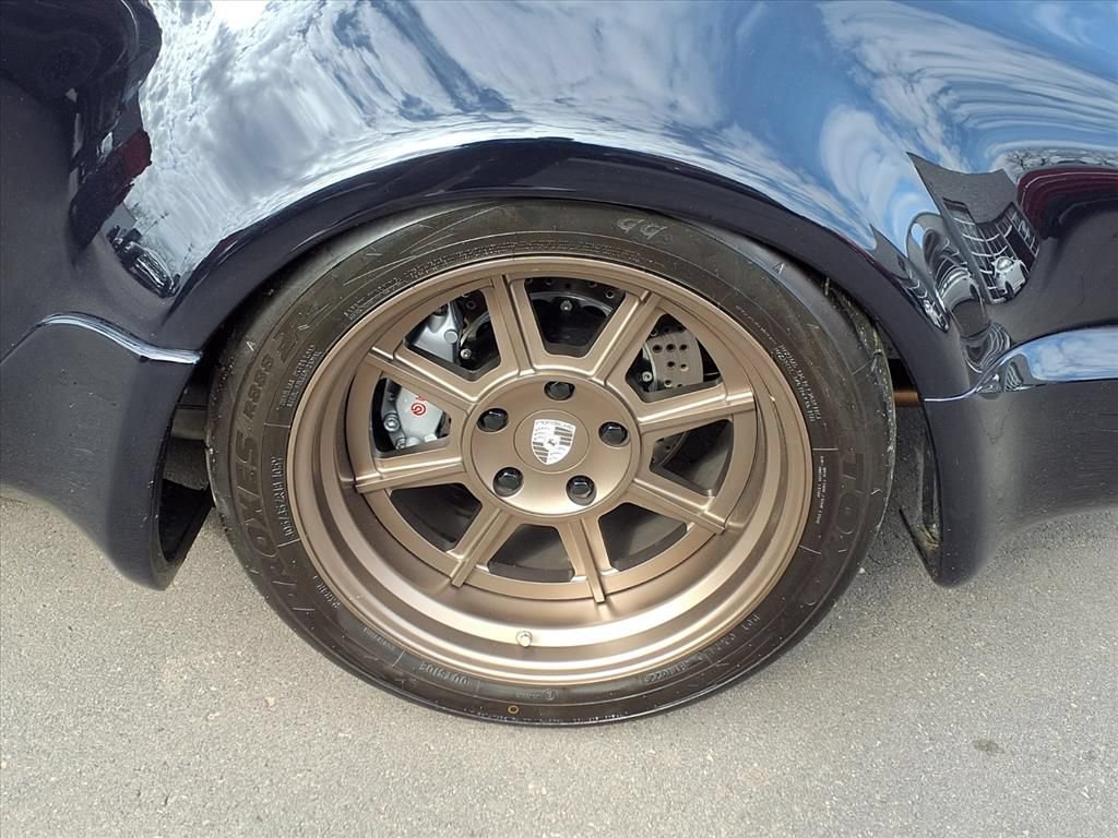 Used 1990 Porsche 911 Carrera RWD image 10