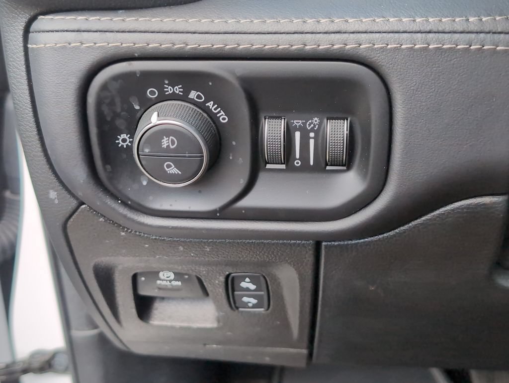 Used 2021 RAM 1500 Limited w/ Body Color Bumper Group RWD image 22
