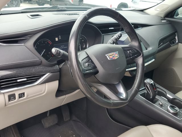 Used 2019 Cadillac XT4 Premium Luxury w/ Cold Weather Package AWD/4WD image 17