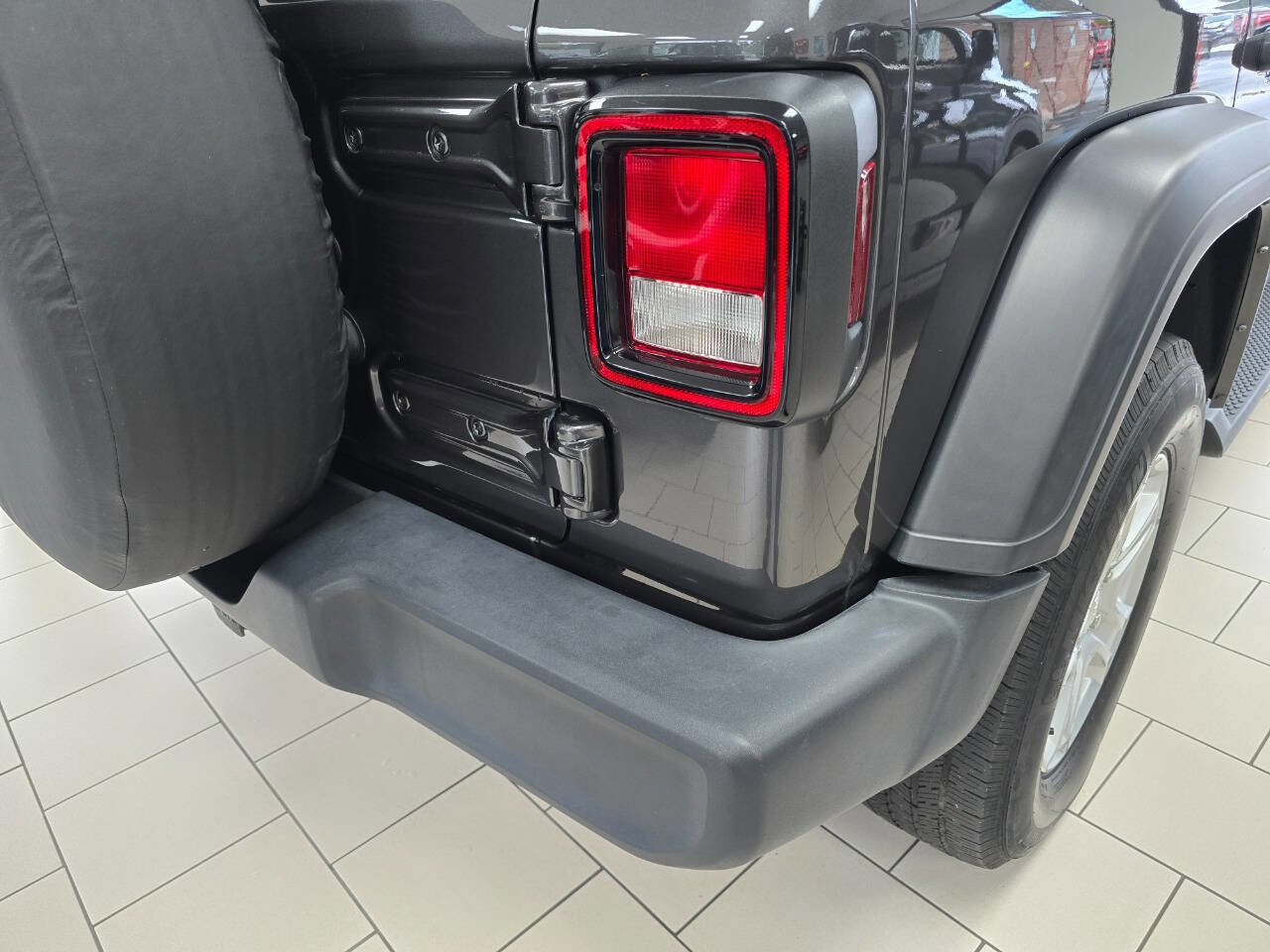 Used 2022 Jeep Wrangler Unlimited Sport image 12