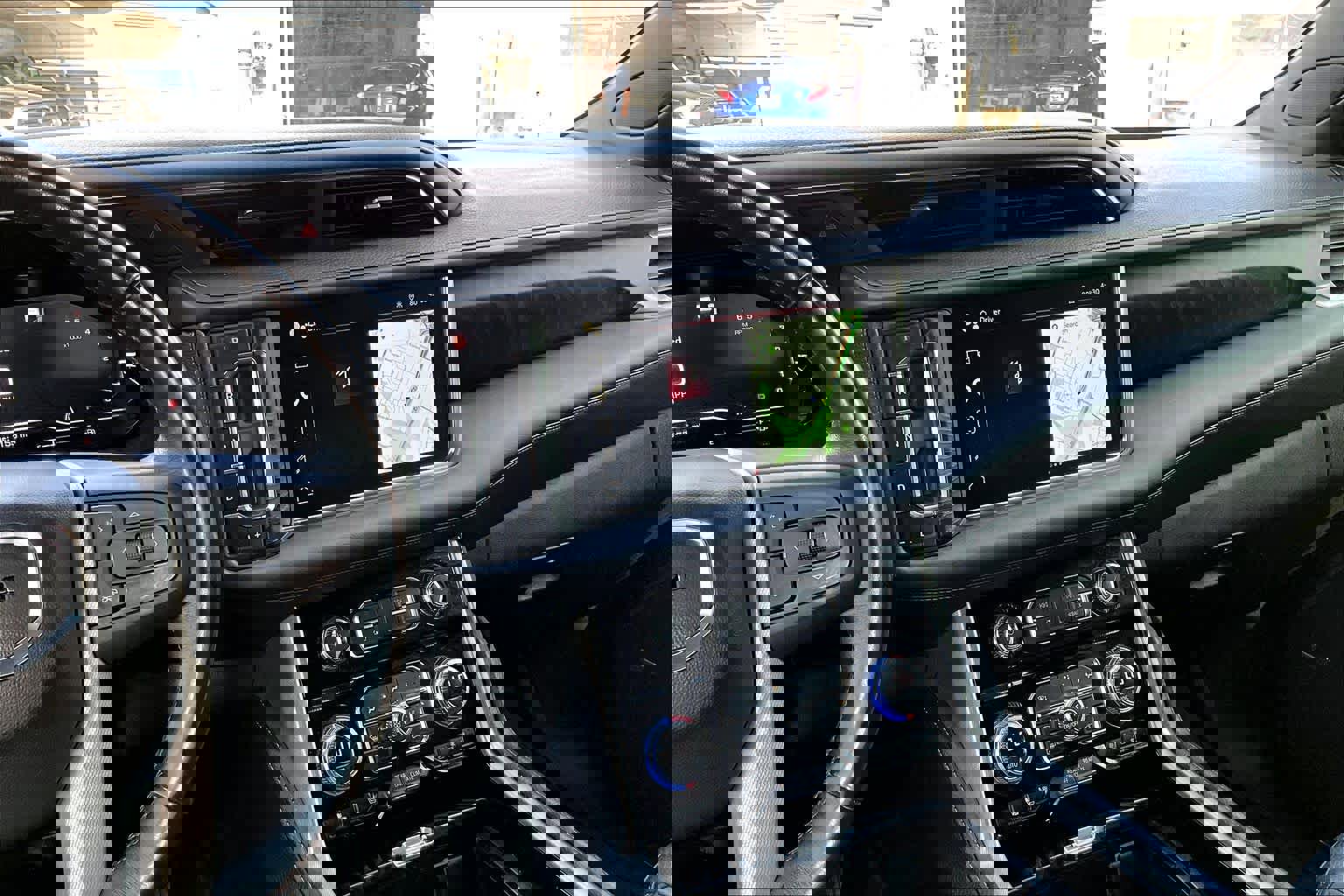 Used 2022 GMC Yukon XL Denali image 7