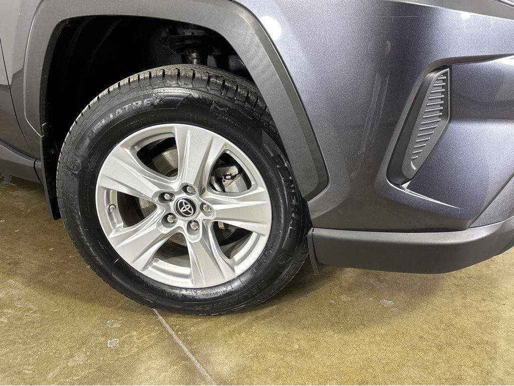 Used 2021 Toyota RAV4 LE image 11