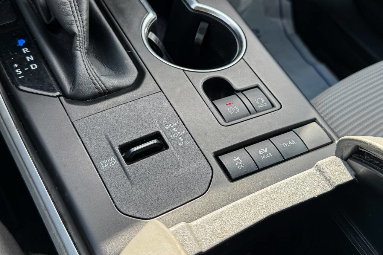 Used 2020 Toyota Highlander LE image 33