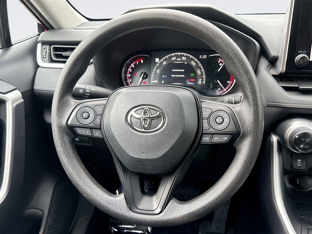 Used 2025 Toyota RAV4 XLE FWD image 11