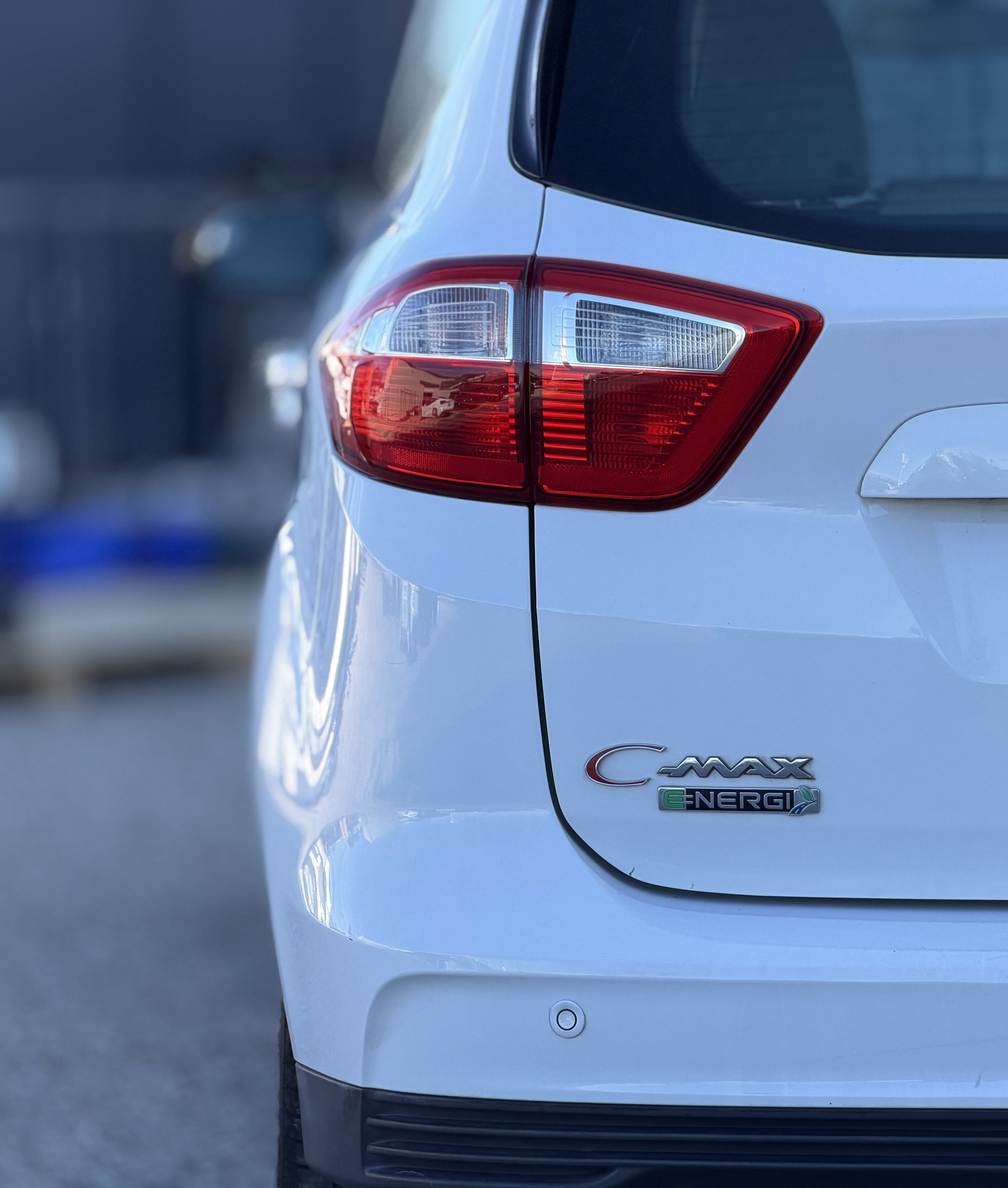 Used 2016 Ford C-MAX Energi SEL image 17