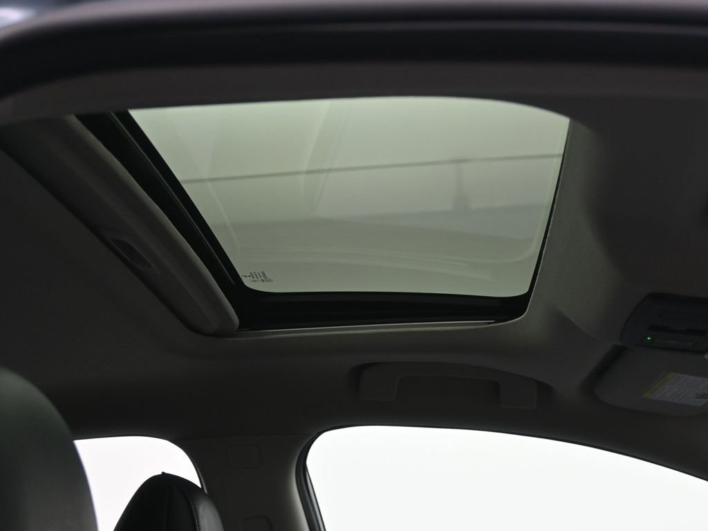 Used 2024 Nissan Sentra SR w/ SR Premium Package image 9