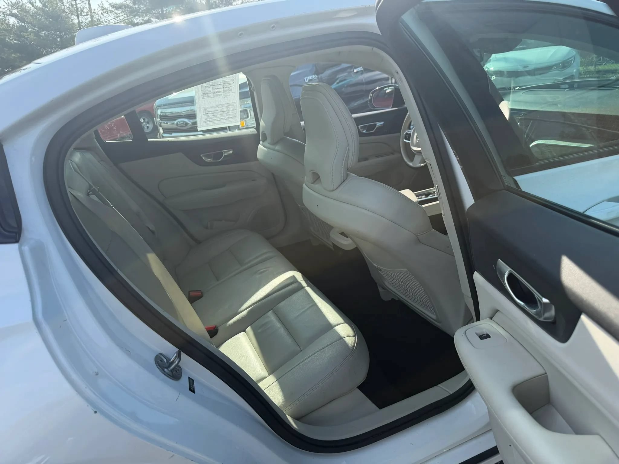 Used 2023 Volvo S60 B5 Plus FWD image 25