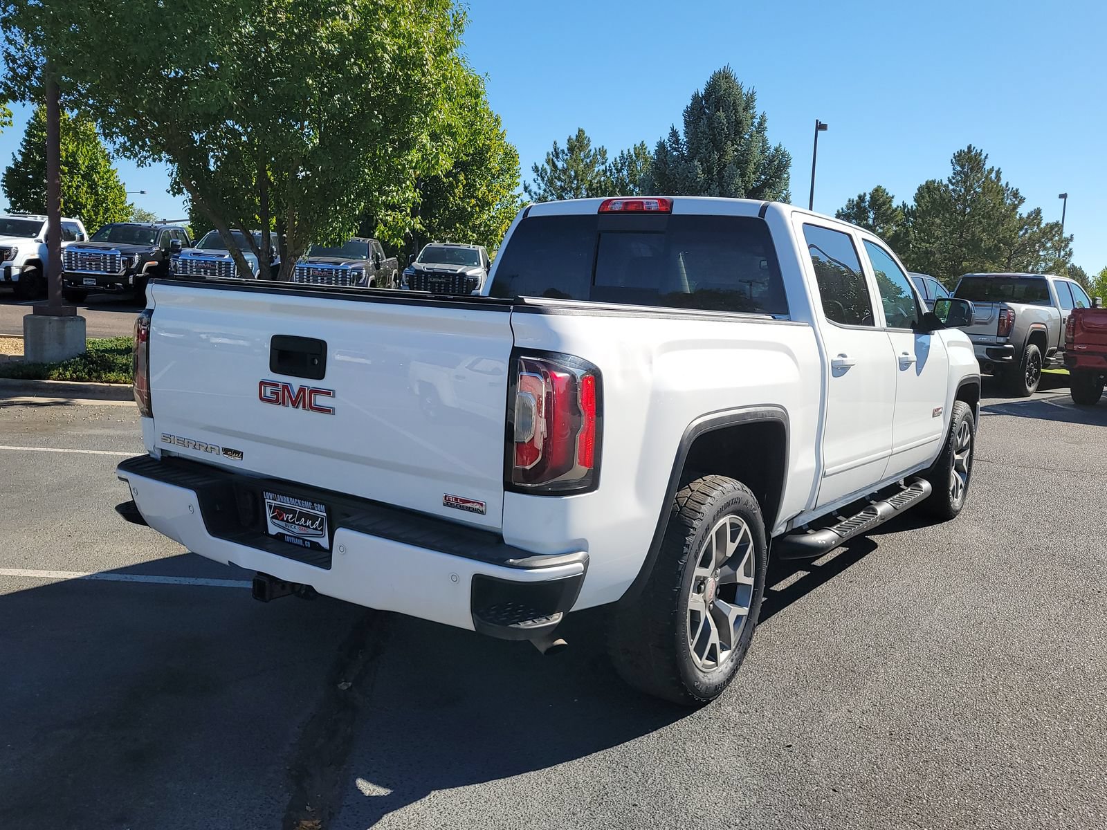 Used 2018 GMC Sierra 1500 SLT AWD/4WD image 3