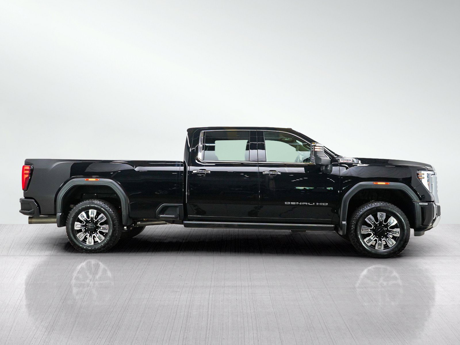 Used 2025 GMC Sierra 2500 Denali w/ Denali Reserve Package AWD/4WD image 7