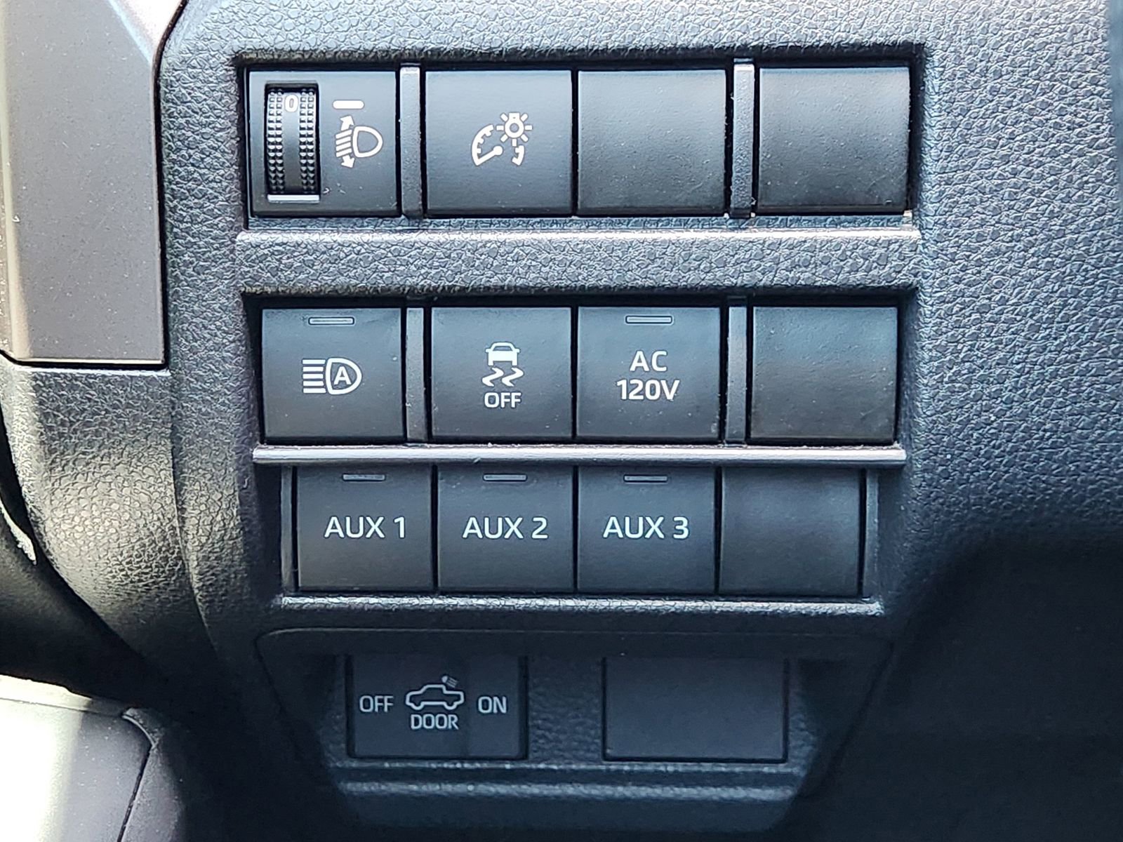 Used 2024 Toyota Tacoma TRD Off-Road w/ TRD Off Road Upgrade Package AWD/4WD image 26