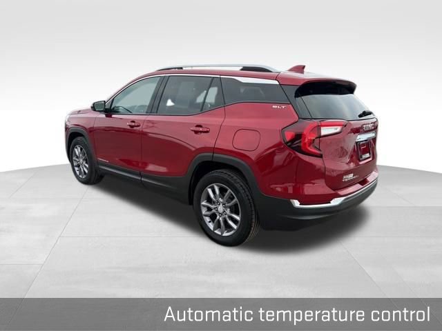 Used 2023 GMC Terrain SLT image 23