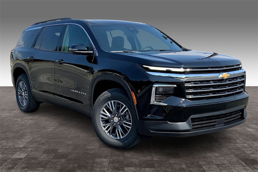 New 2026 Chevrolet Traverse LT w/ Driver Confidence Package image 1