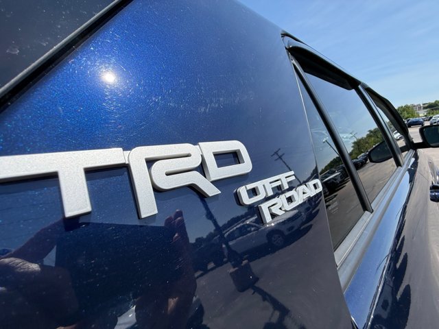 Used 2021 Toyota 4Runner TRD Off-Road Premium AWD/4WD image 27
