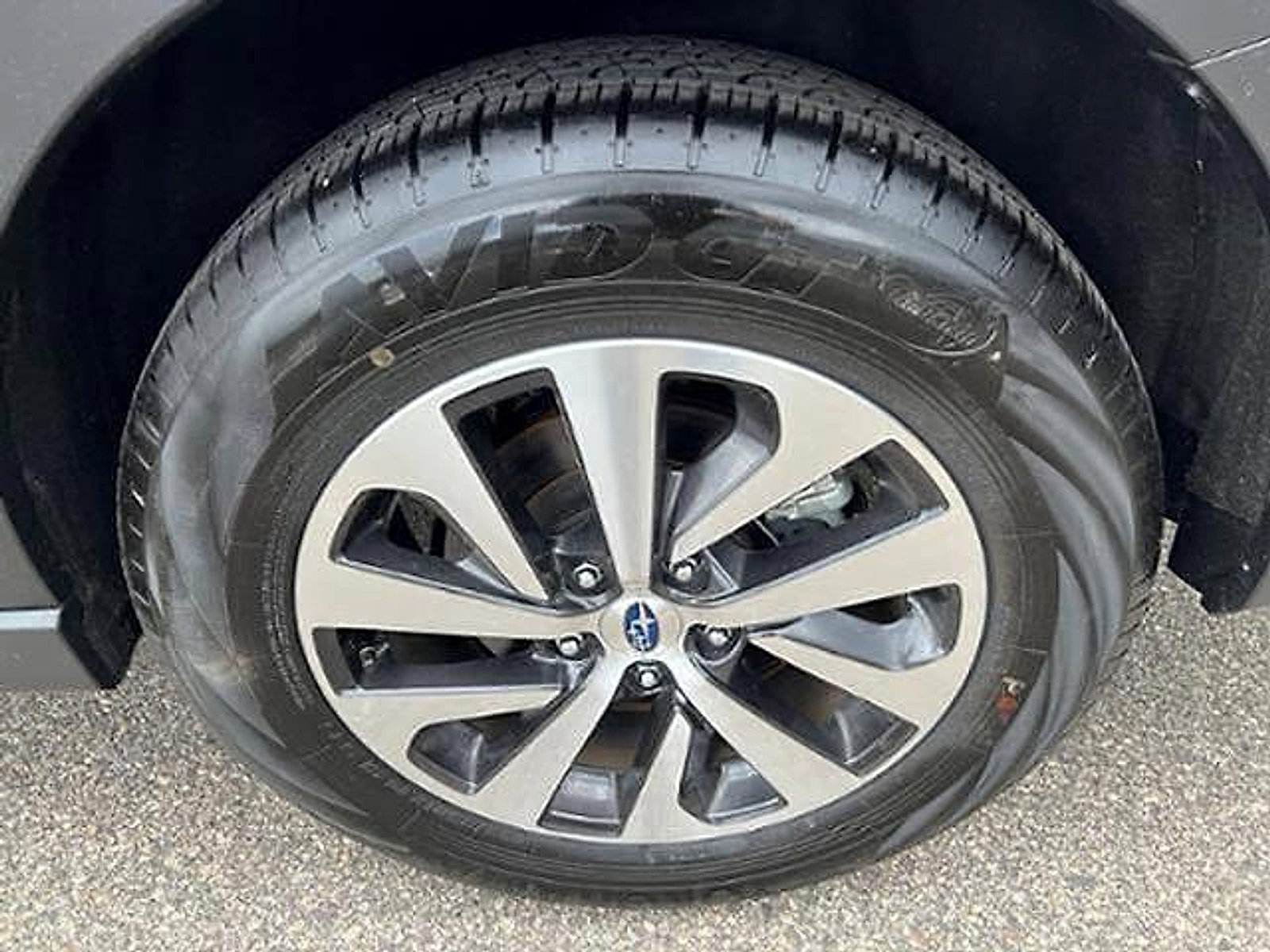 Certified 2025 Subaru Outback Premium AWD/4WD image 9