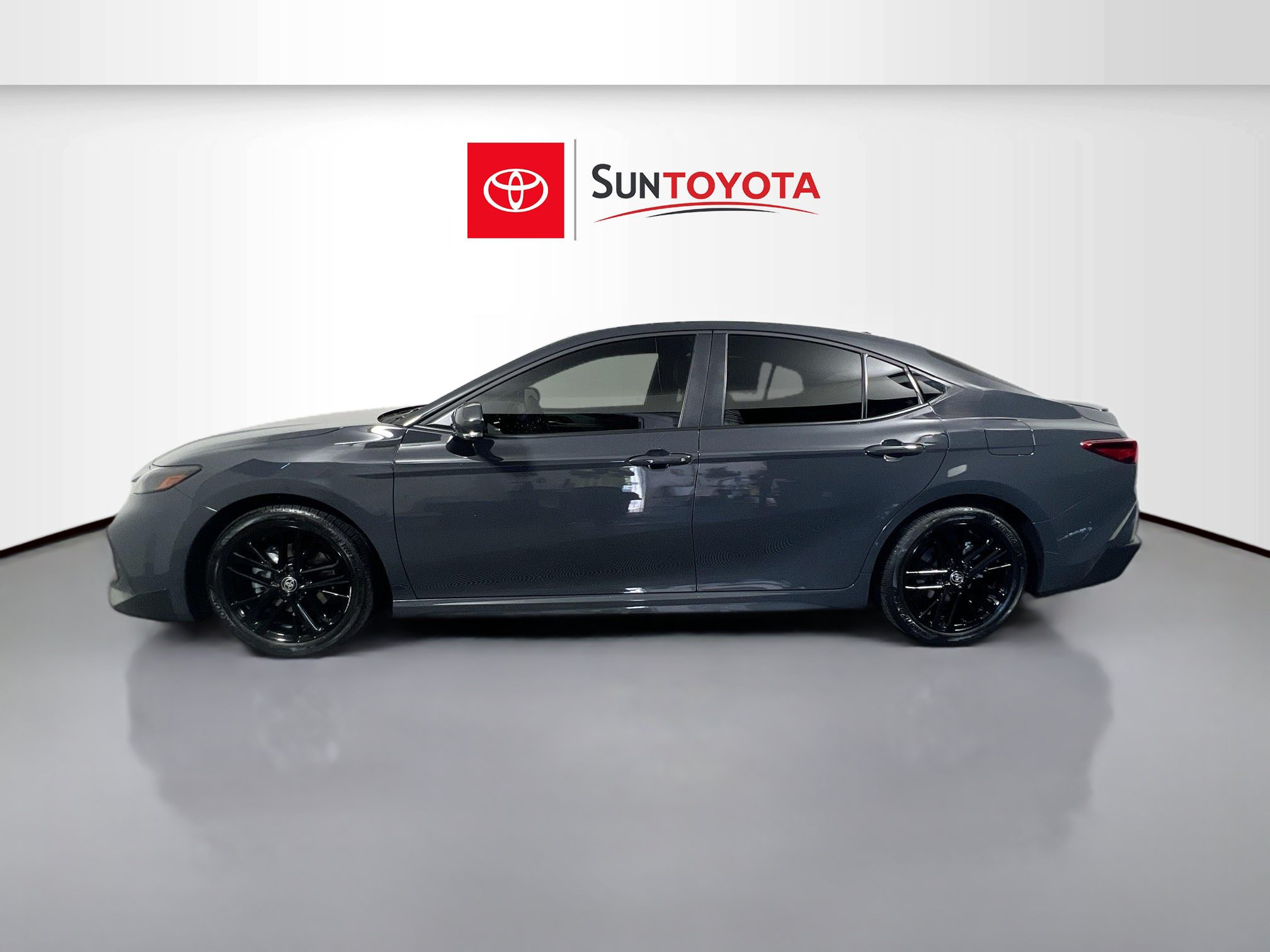 Used 2026 Toyota Camry SE w/ Convenience Package FWD image 7