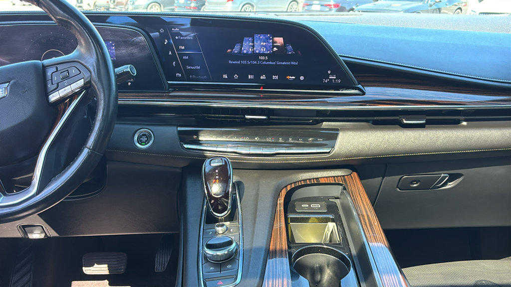 Used 2023 Cadillac Escalade Premium Luxury AWD/4WD image 6