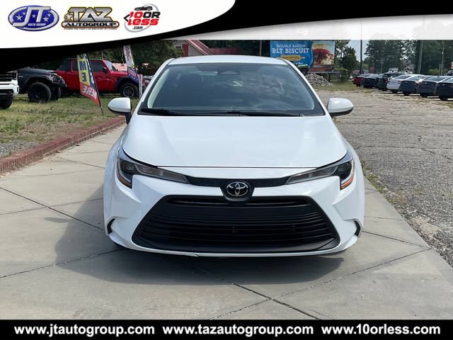 Used 2024 Toyota Corolla LE FWD image 2