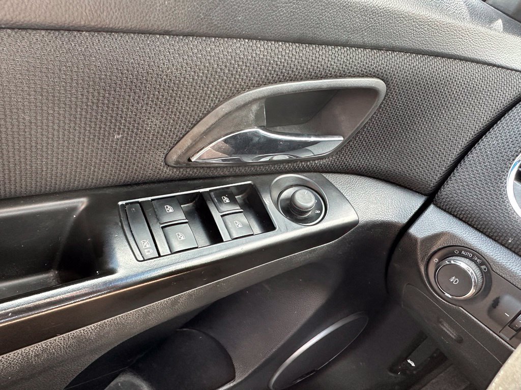 Used 2014 Chevrolet Cruze LT w/ All-Star Edition FWD image 17