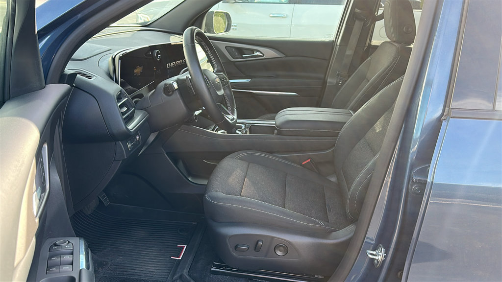 Used 2026 Chevrolet Traverse LT w/ Sun and Wheel Package AWD/4WD image 7