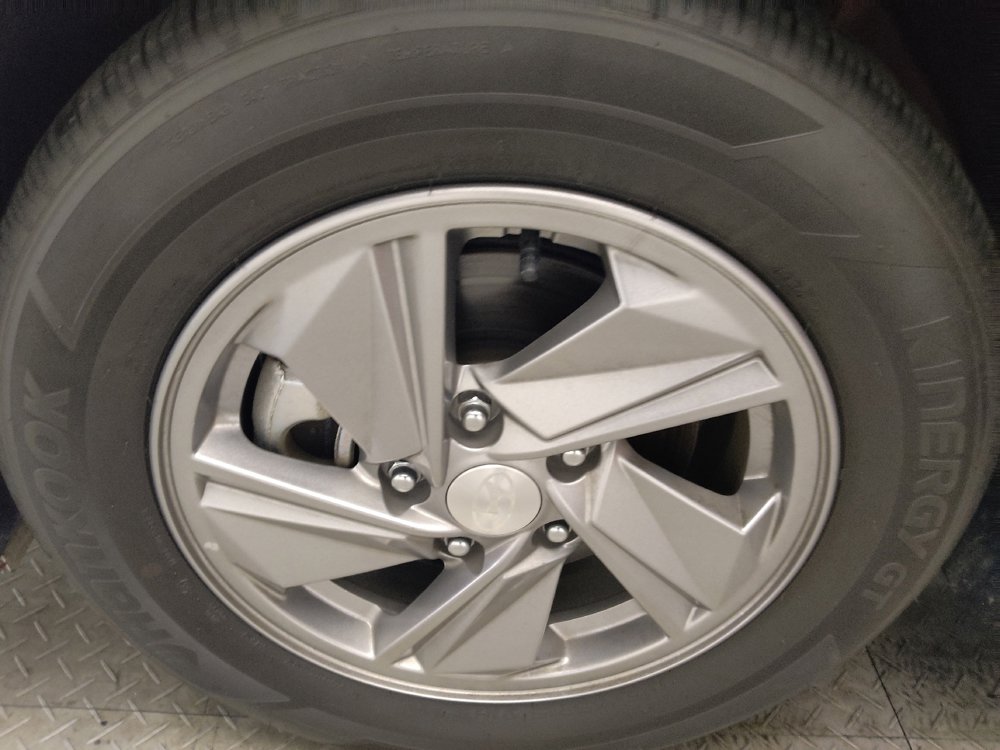 Used 2025 Hyundai Elantra SE image 31