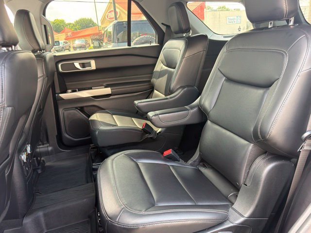 Used 2022 Ford Explorer XLT w/ Equipment Group 202A AWD/4WD image 27