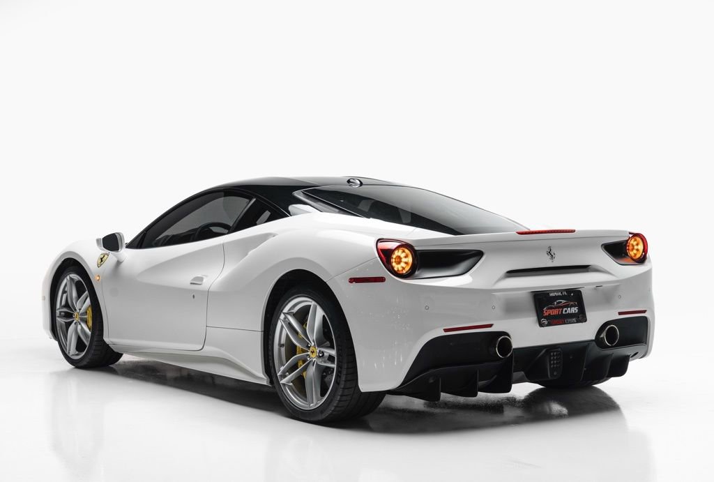 Used 2016 Ferrari 488 GTB image 9