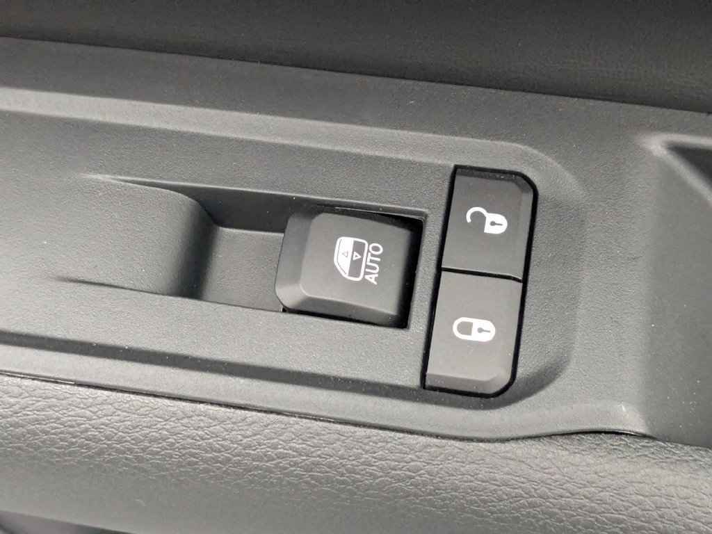 New 2026 Jeep Compass Latitude AWD/4WD image 30