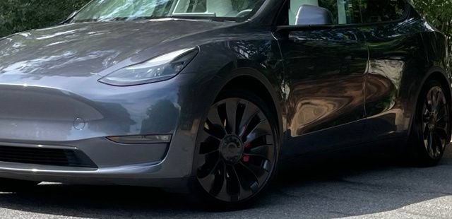 Used 2023 Tesla Model Y Performance AWD/4WD image 2
