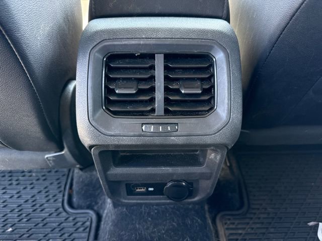 Used 2020 Volkswagen Tiguan SE image 21