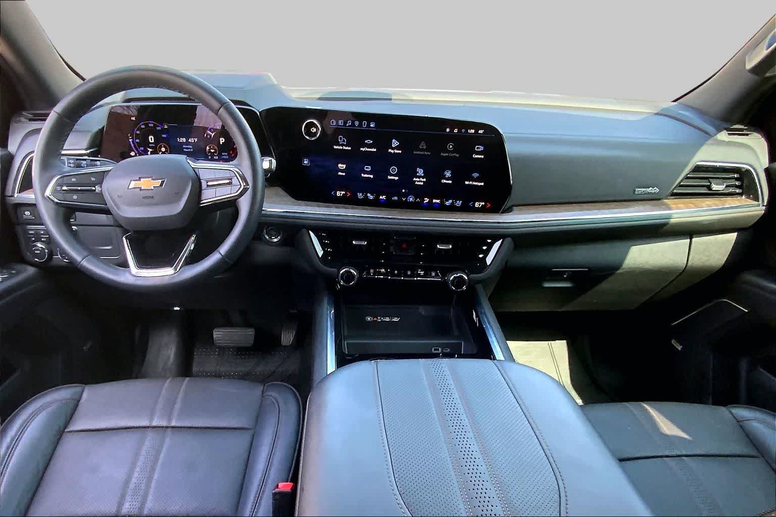 Used 2025 Chevrolet Tahoe High Country AWD/4WD image 35