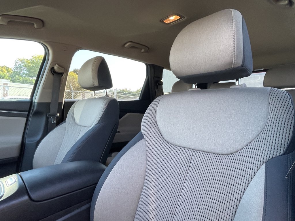 Used 2022 Hyundai Santa Fe SEL FWD image 11