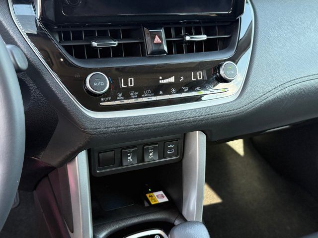 Used 2023 Toyota Corolla Cross XLE w/ Convenience Package AWD/4WD image 18