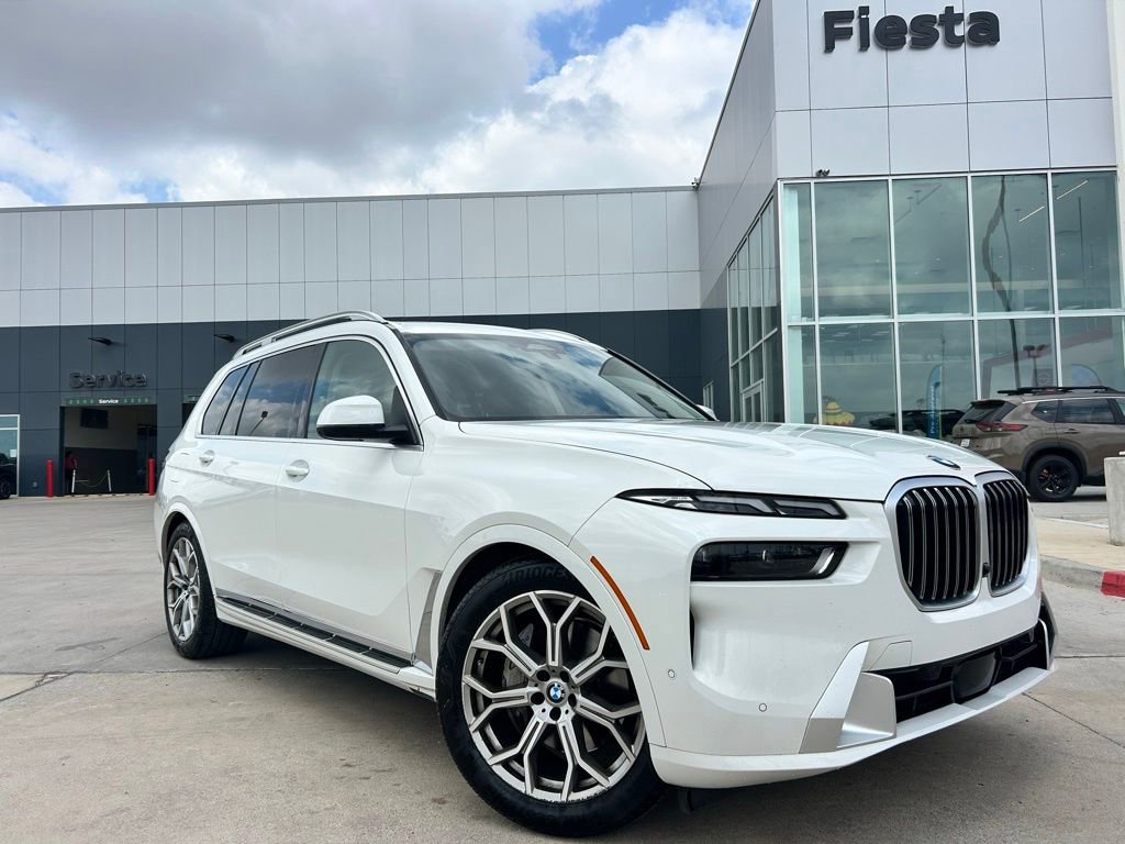 Used 2025 BMW X7 xDrive40i image 1