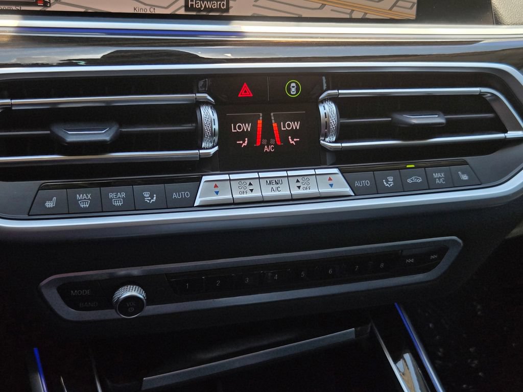 Used 2021 BMW X7 xDrive40i AWD/4WD image 26