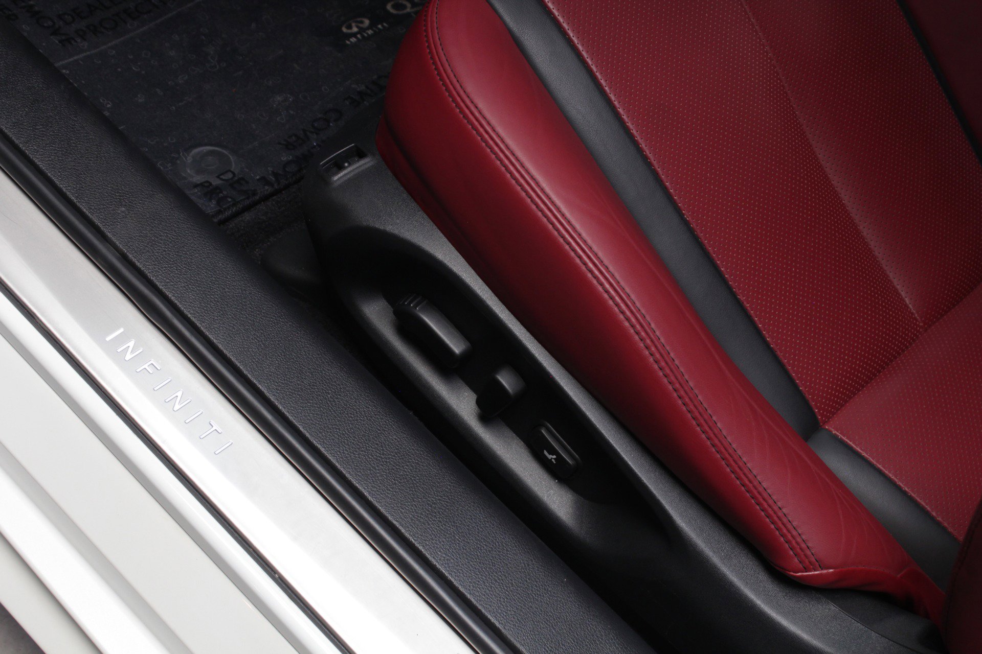 Used 2022 INFINITI Q60 Red Sport 400 w/ Cargo Package RWD image 31