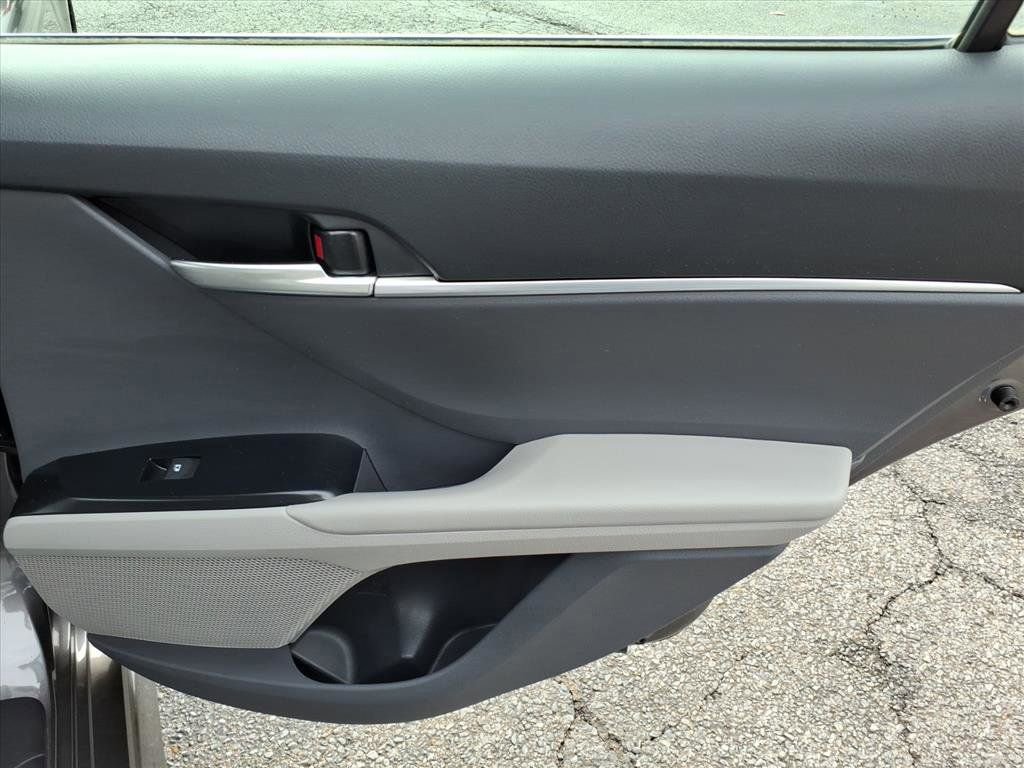 Used 2019 Toyota Camry SE image 17