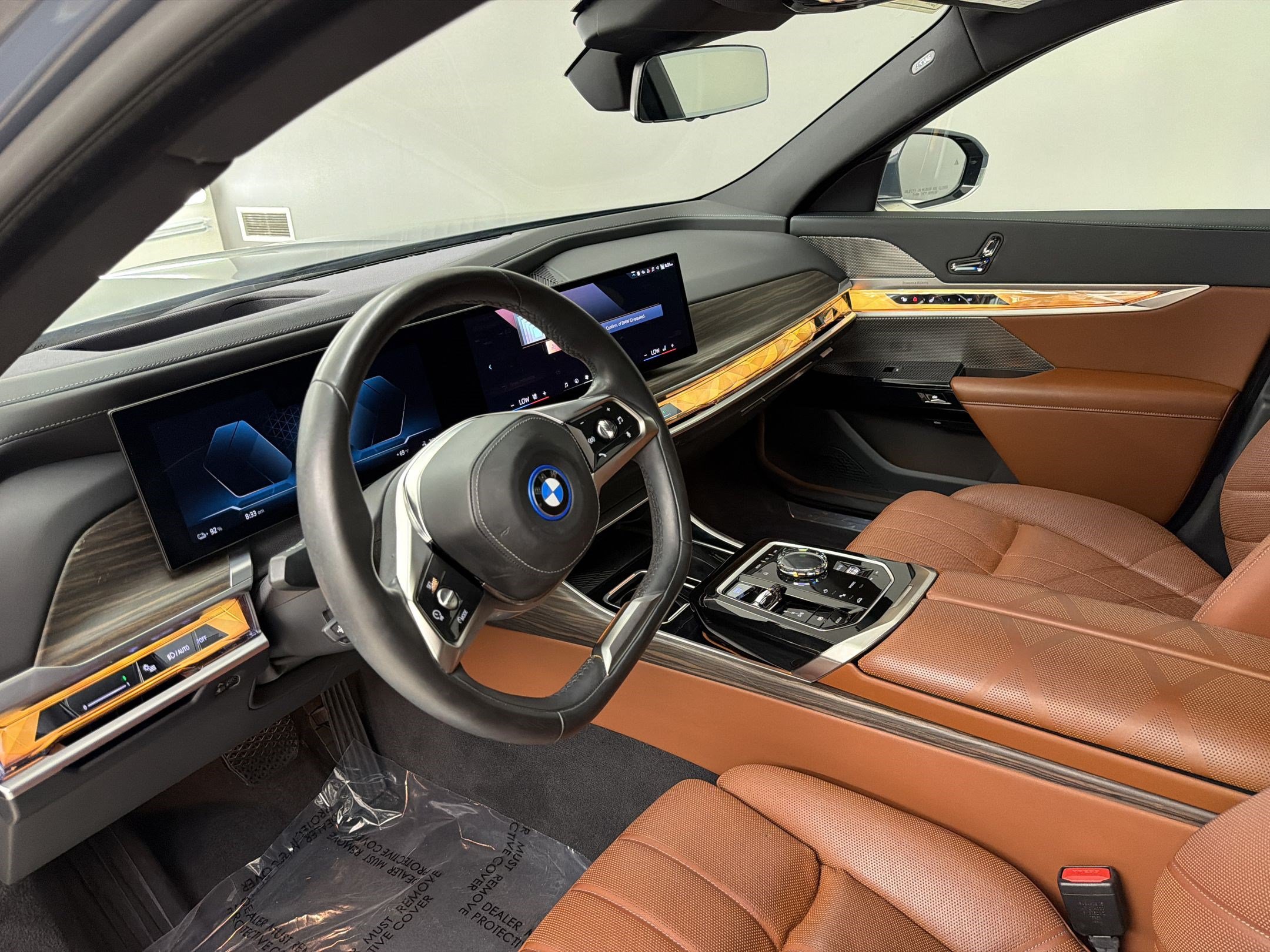 Certified 2023 BMW i7 xDrive60 AWD/4WD image 4