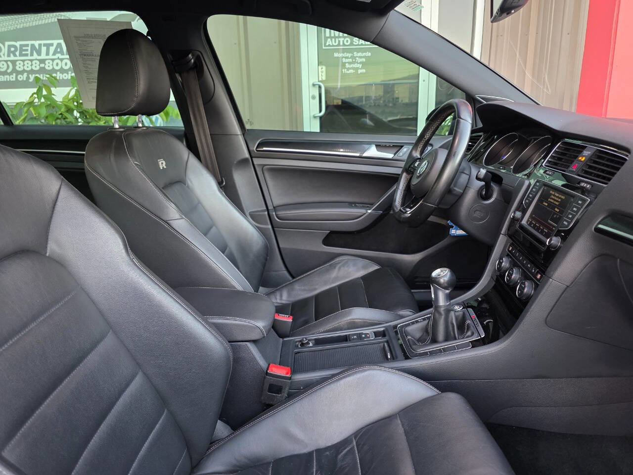 Used 2016 Volkswagen Golf R 4-Door image 14