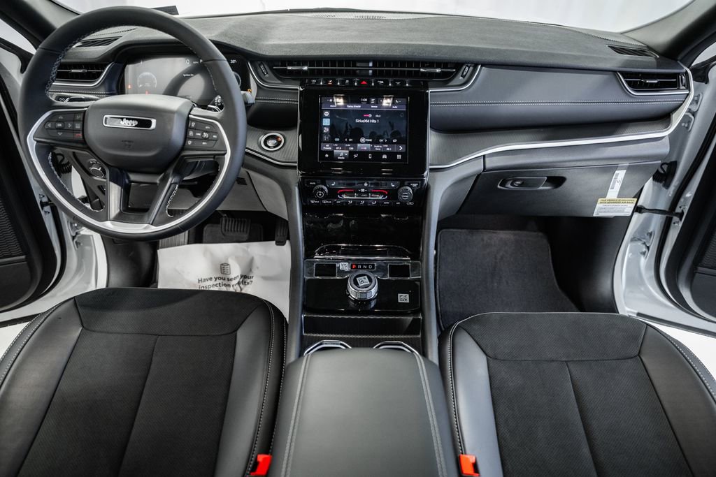 New 2025 Jeep Grand Cherokee L Altitude image 19