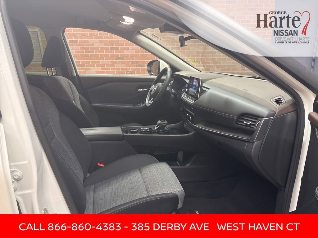 Certified 2023 Nissan Rogue SV image 33