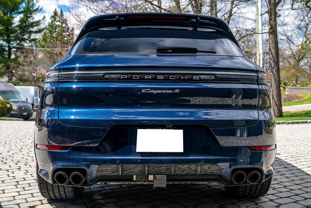Used 2024 Porsche Cayenne S image 7