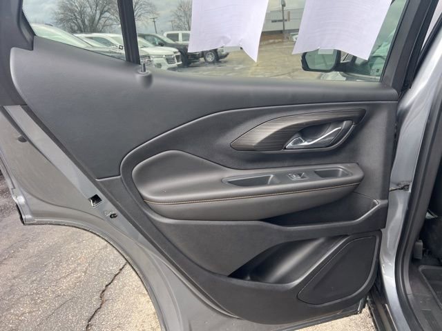 Used 2021 GMC Terrain SLT w/ Infotainment Package II AWD/4WD image 17