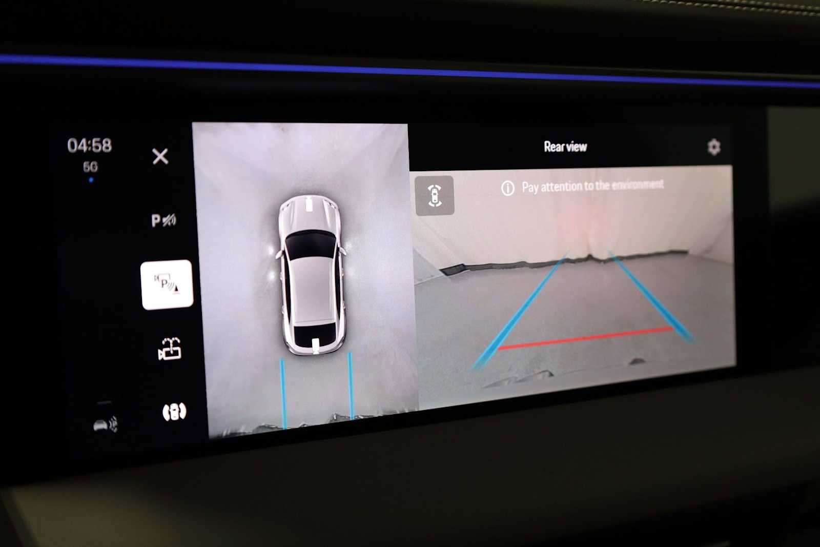 Certified 2025 Porsche Macan Electric image 35