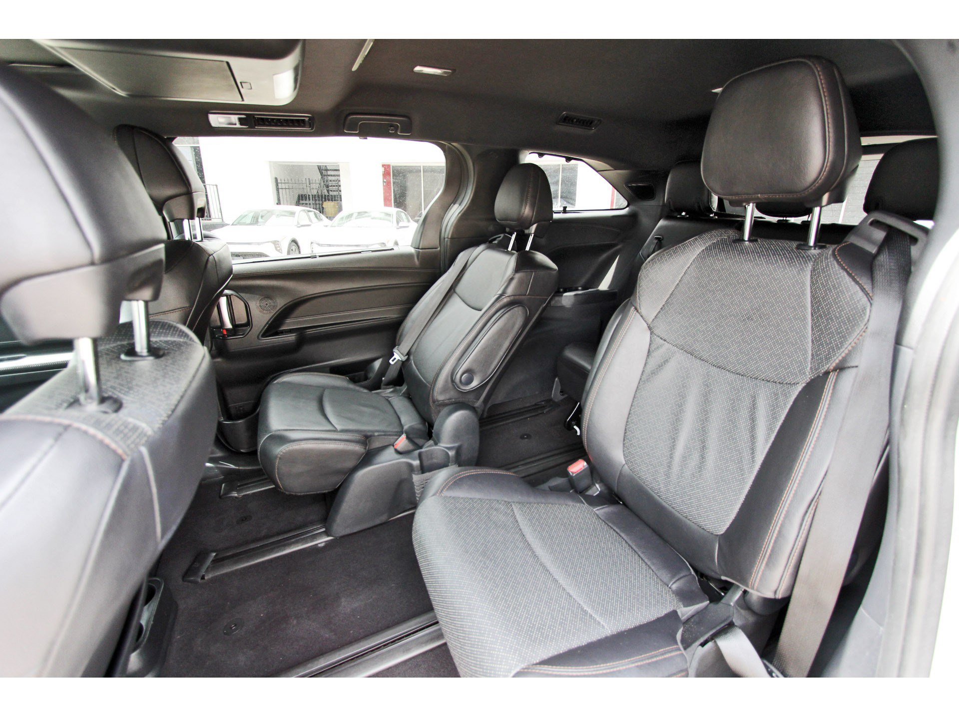 Used 2025 Toyota Sienna Limited AWD/4WD image 14